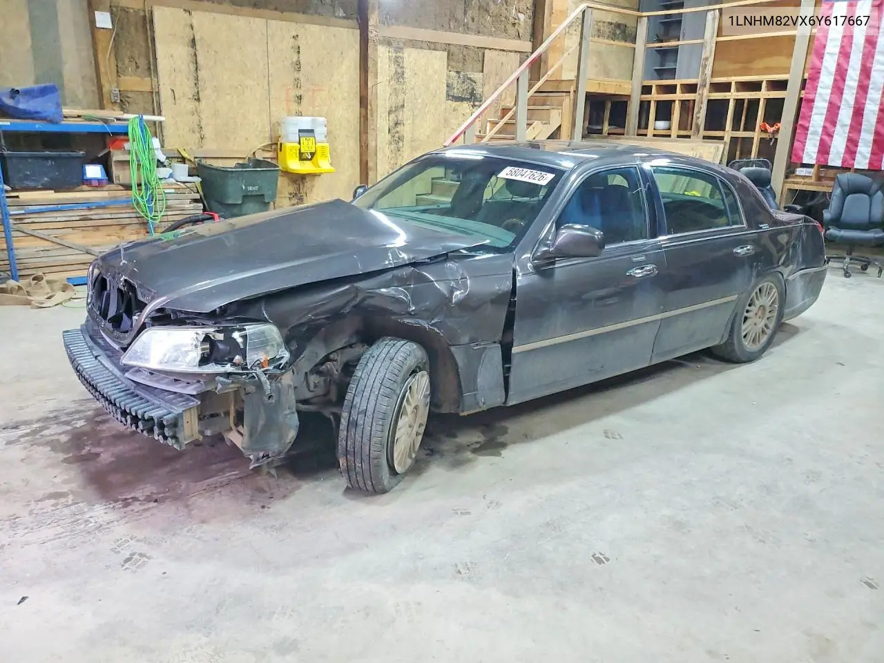 2006 Lincoln Town Car Signature Limited VIN: 1LNHM82VX6Y617667 Lot: 58047626