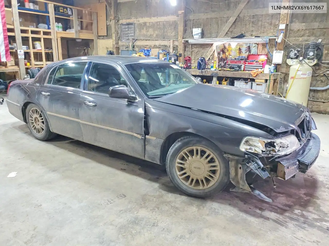2006 Lincoln Town Car Signature Limited VIN: 1LNHM82VX6Y617667 Lot: 58047626