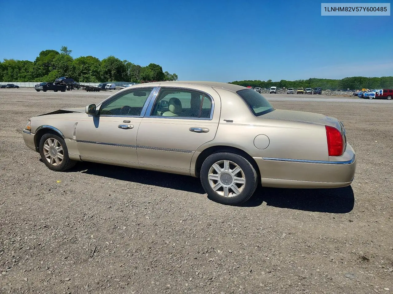 2007 Lincoln Town Car Signature Limited VIN: 1LNHM82V57Y600485 Lot: 55767526