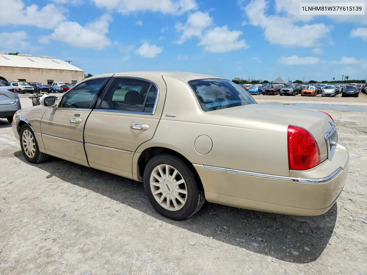 2007 Lincoln Town Car Signature VIN: 1LNHM81W37Y615139 Lot: 58301966