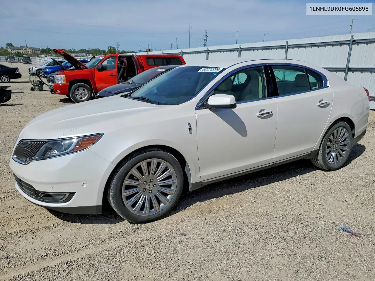 2015 Lincoln Townhouse Mks VIN: 1LNHL9DK0FG605898 Lot: 52861366