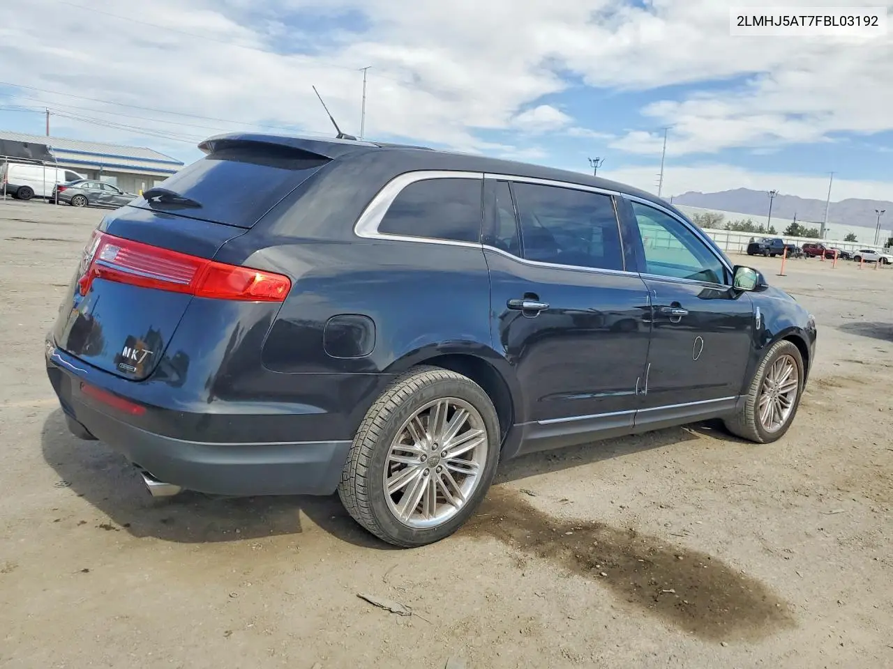 2015 Lincoln Mkt VIN: 2LMHJ5AT7FBL03192 Lot: 52913586