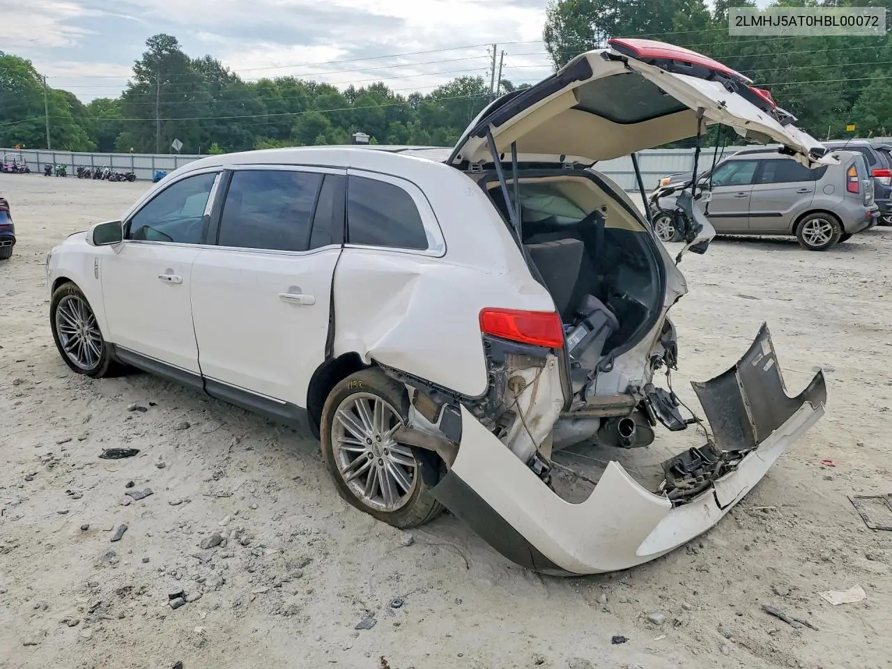2017 Lincoln Mkt VIN: 2LMHJ5AT0HBL00072 Lot: 54434906