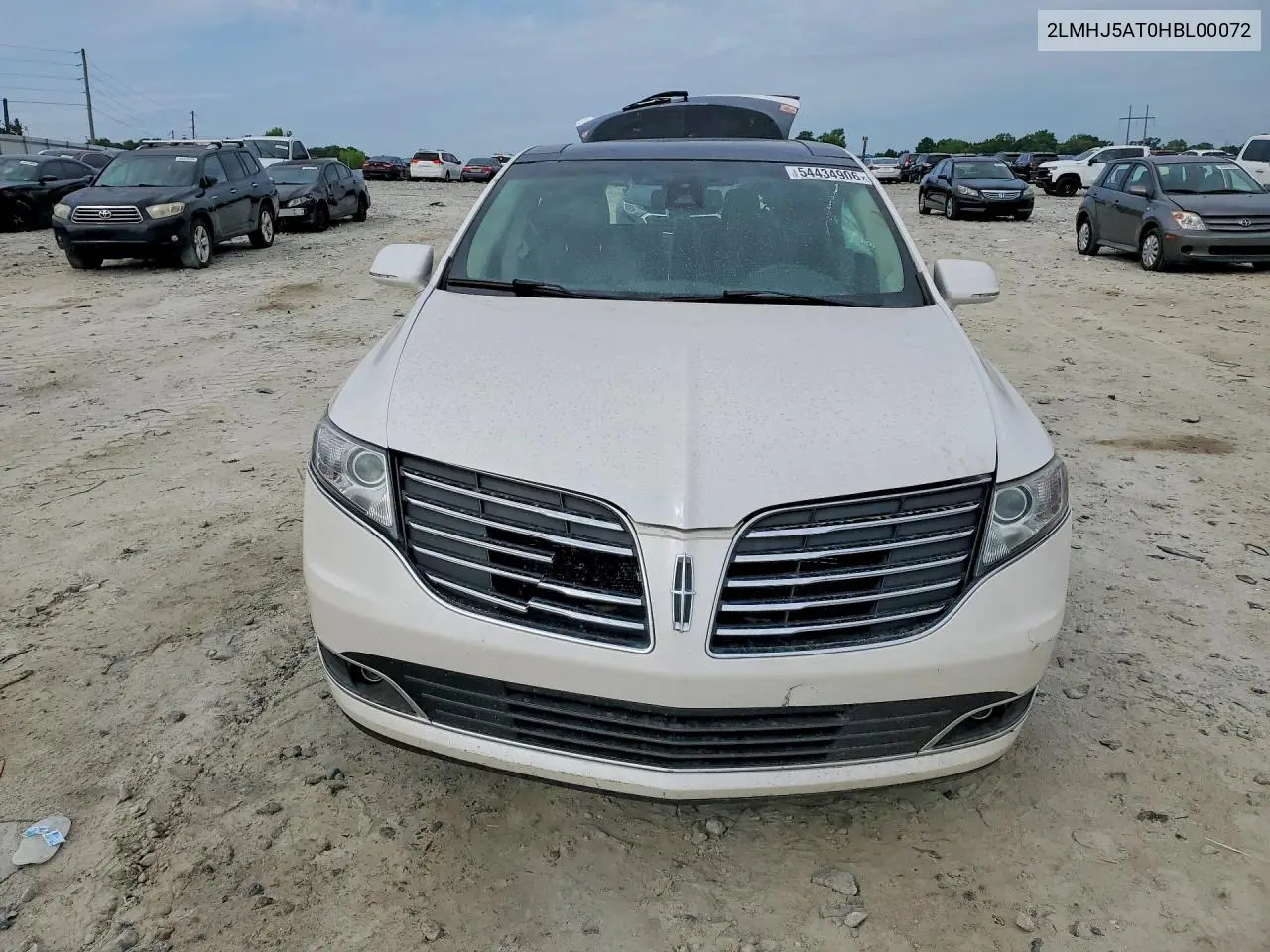 2017 Lincoln Mkt VIN: 2LMHJ5AT0HBL00072 Lot: 54434906