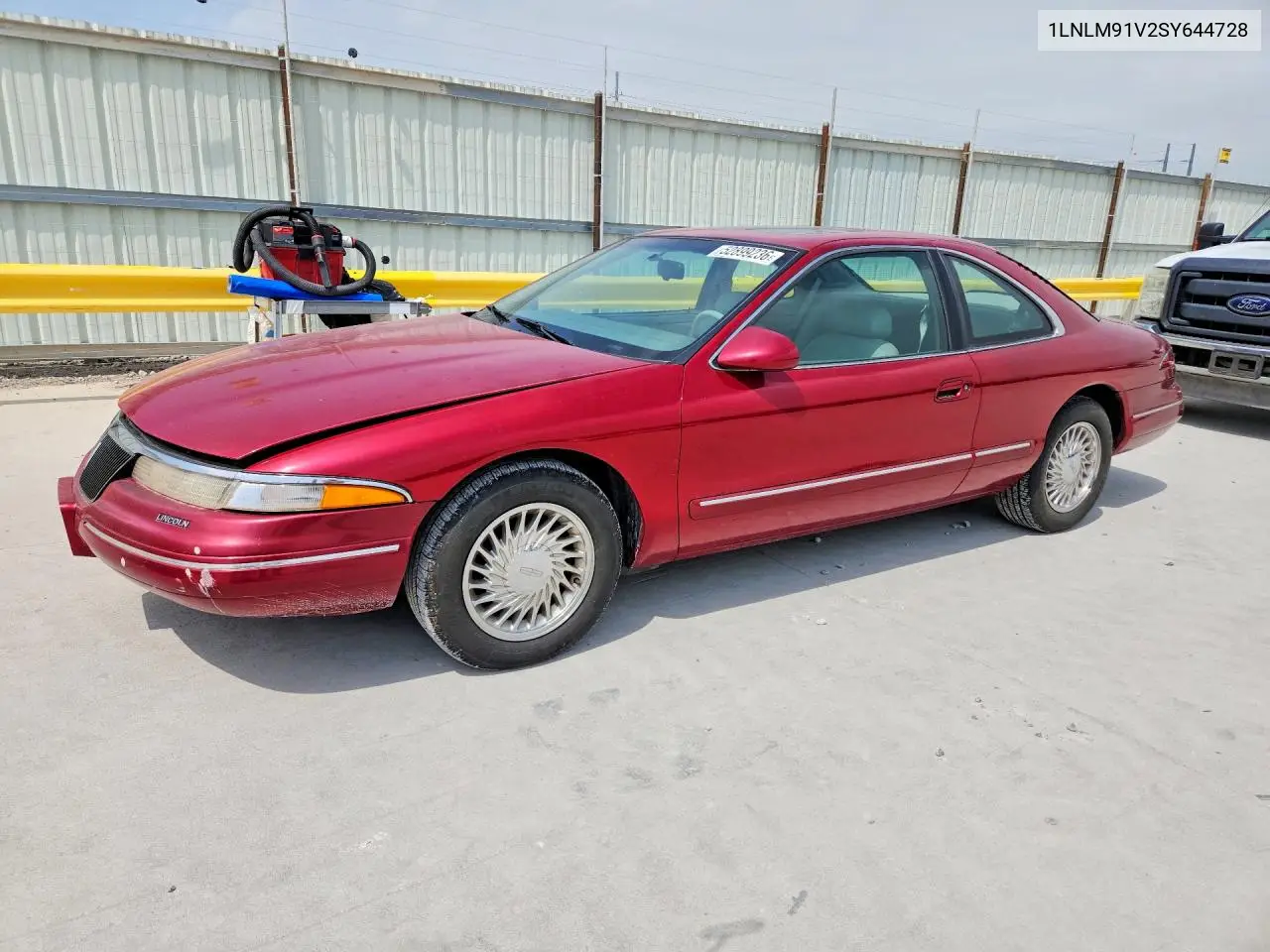 1995 Lincoln Mark Viii Base VIN: 1LNLM91V2SY644728 Lot: 52899236