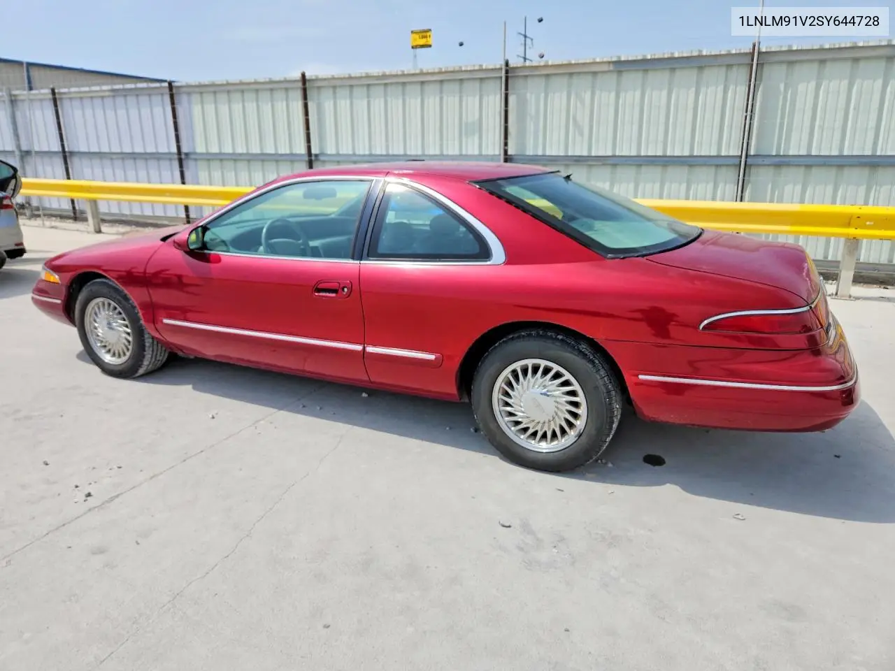 1995 Lincoln Mark Viii Base VIN: 1LNLM91V2SY644728 Lot: 52899236