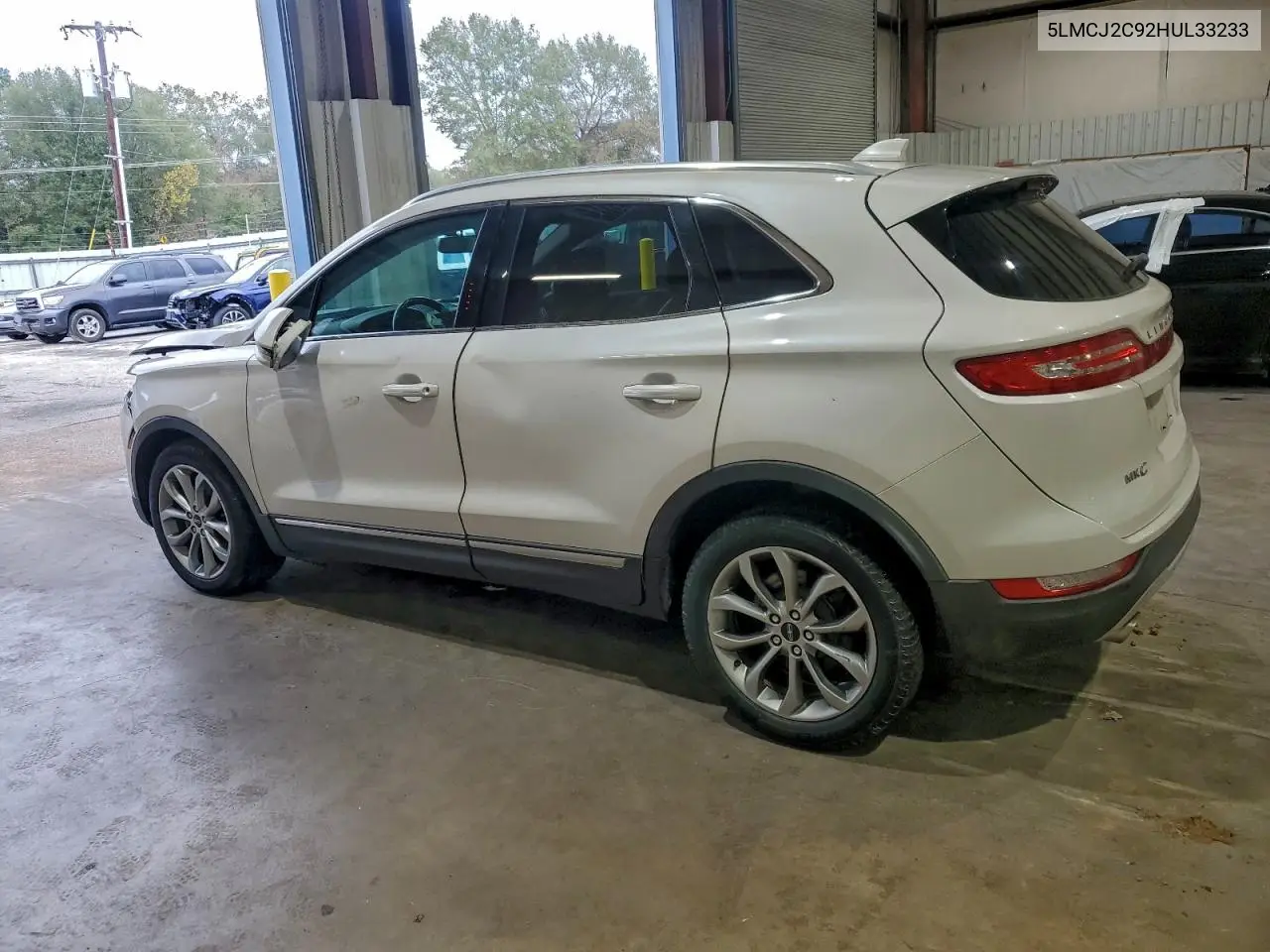 5LMCJ2C92HUL33233 2017 Lincoln Mkc Select