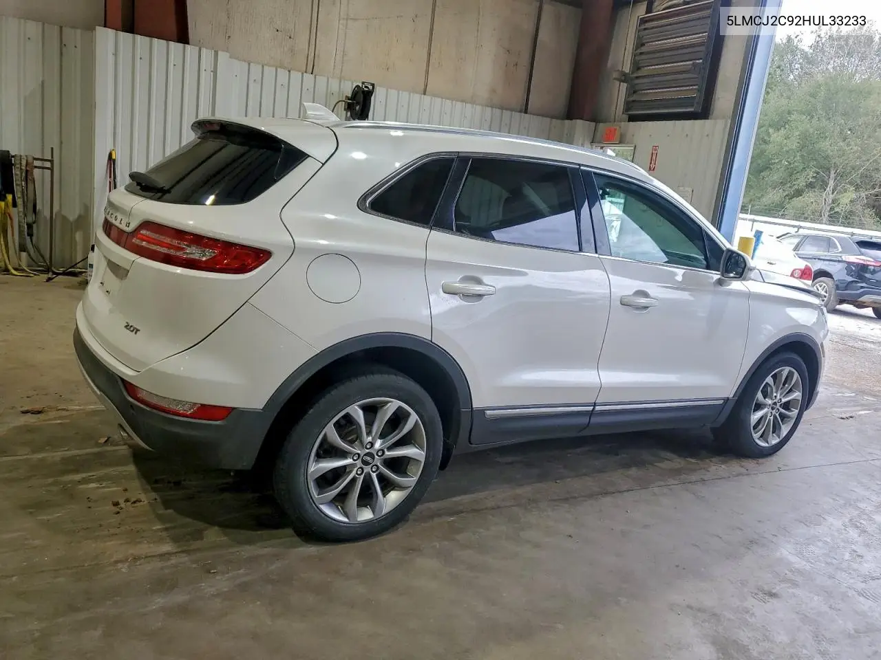 5LMCJ2C92HUL33233 2017 Lincoln Mkc Select