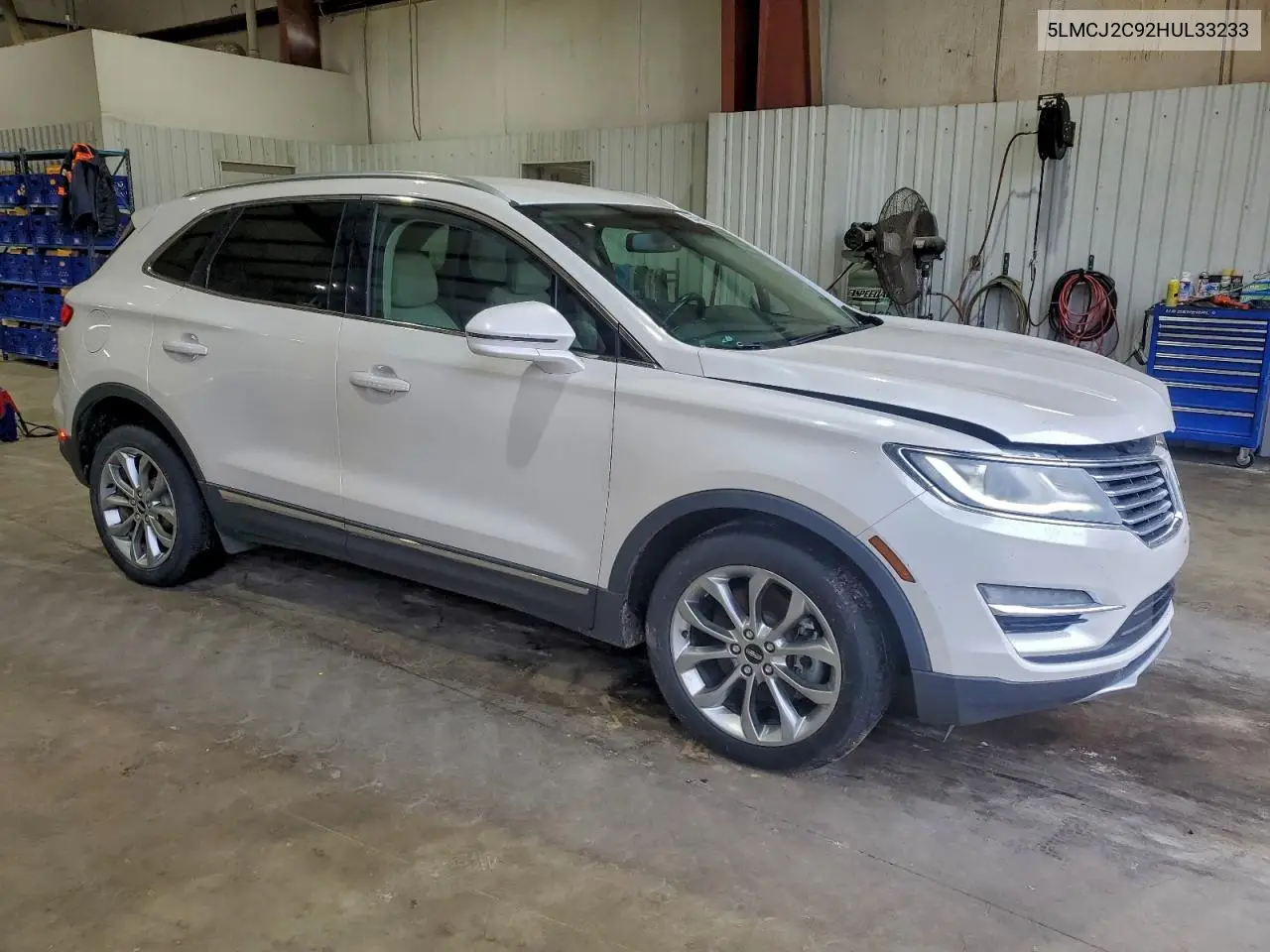 5LMCJ2C92HUL33233 2017 Lincoln Mkc Select