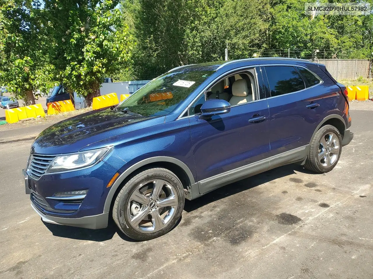 2017 Lincoln Mkc Select VIN: 5LMCJ2D90HUL57982 Lot: 61150726