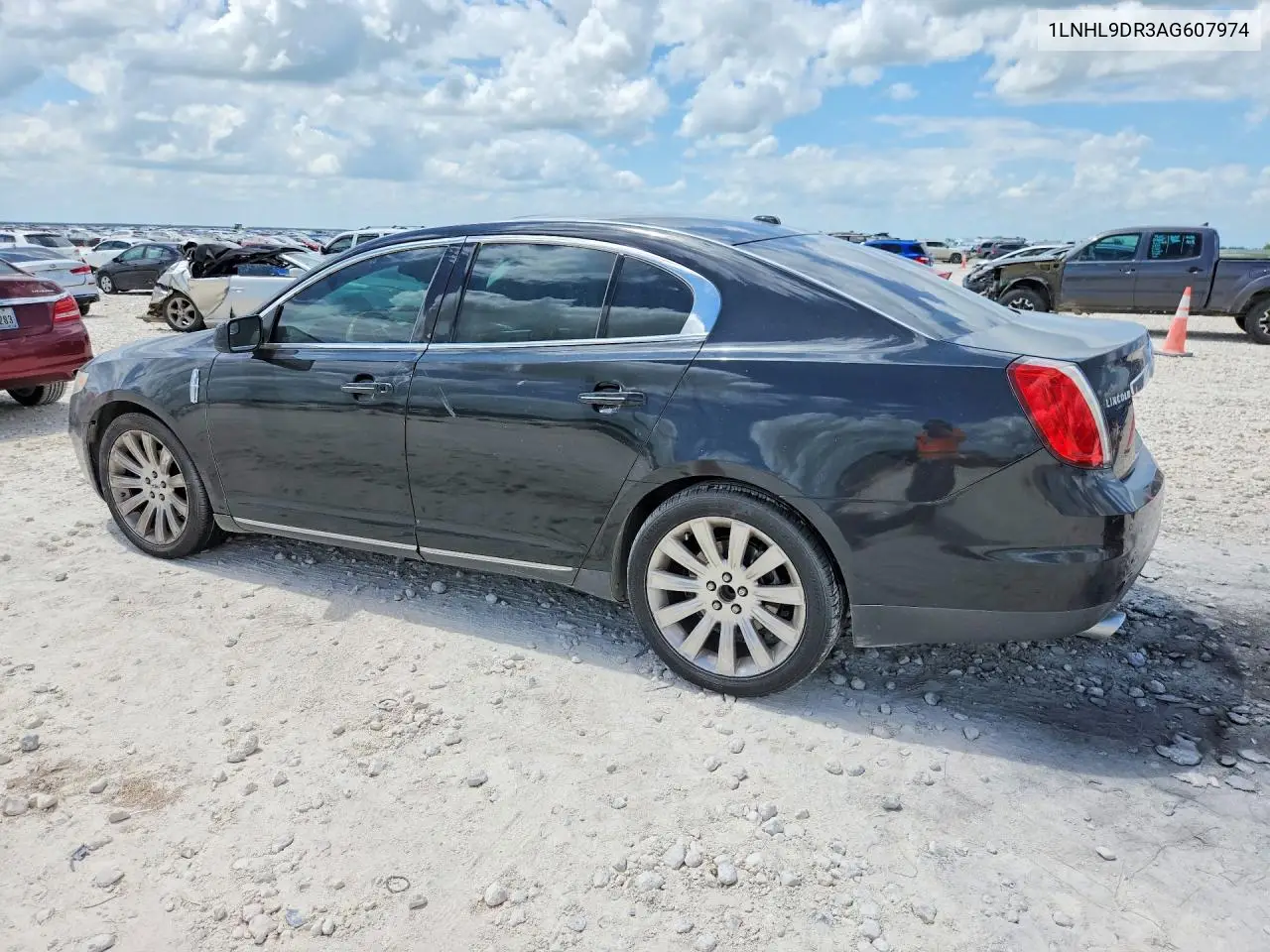 2010 Lincoln Mks VIN: 1LNHL9DR3AG607974 Lot: 56718426