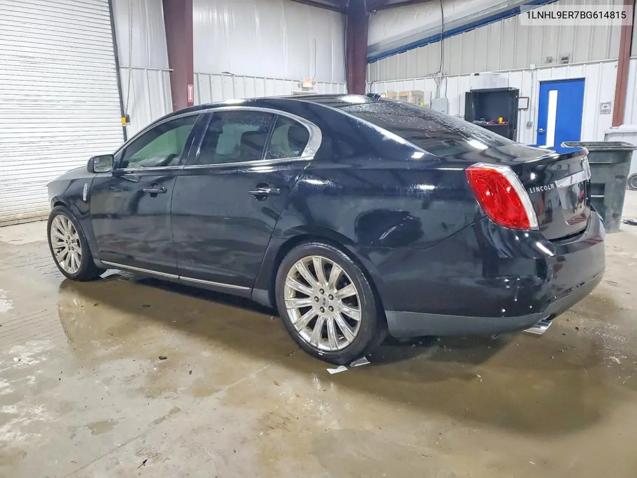 2011 Lincoln Townhouse Mks VIN: 1LNHL9ER7BG614815 Lot: 47399376