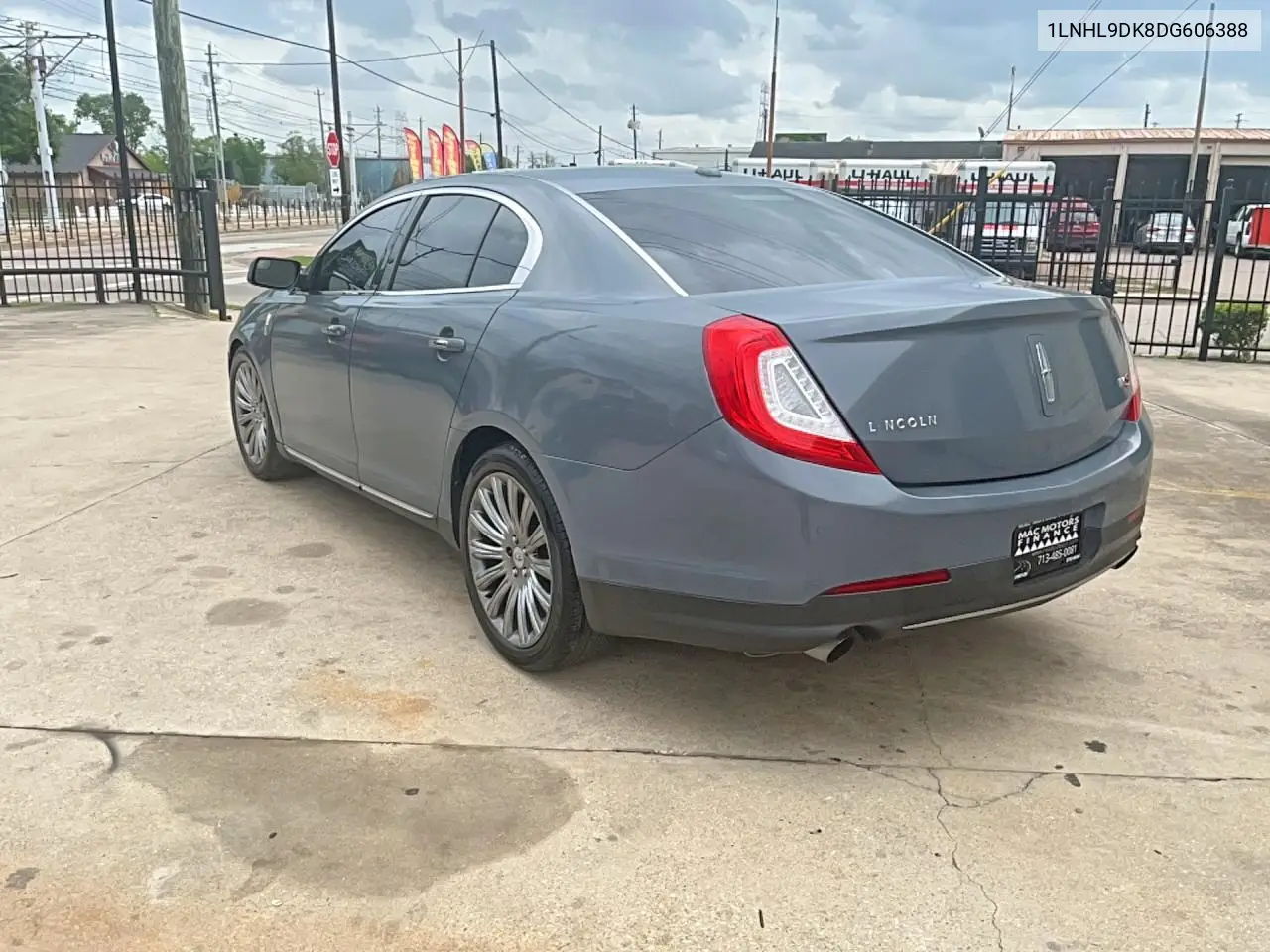 2013 Lincoln Townhouse Mks VIN: 1LNHL9DK8DG606388 Lot: 48813926
