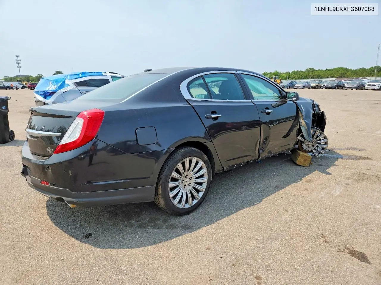 2015 Lincoln Mks VIN: 1LNHL9EKXFG607088 Lot: 60915066