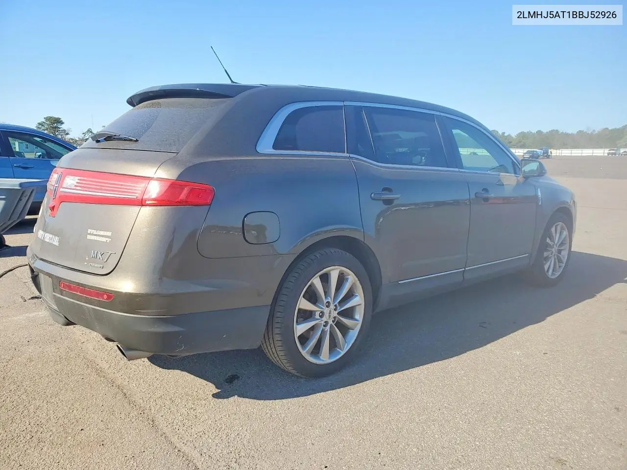 2011 Lincoln Mkt VIN: 2LMHJ5AT1BBJ52926 Lot: 52104836