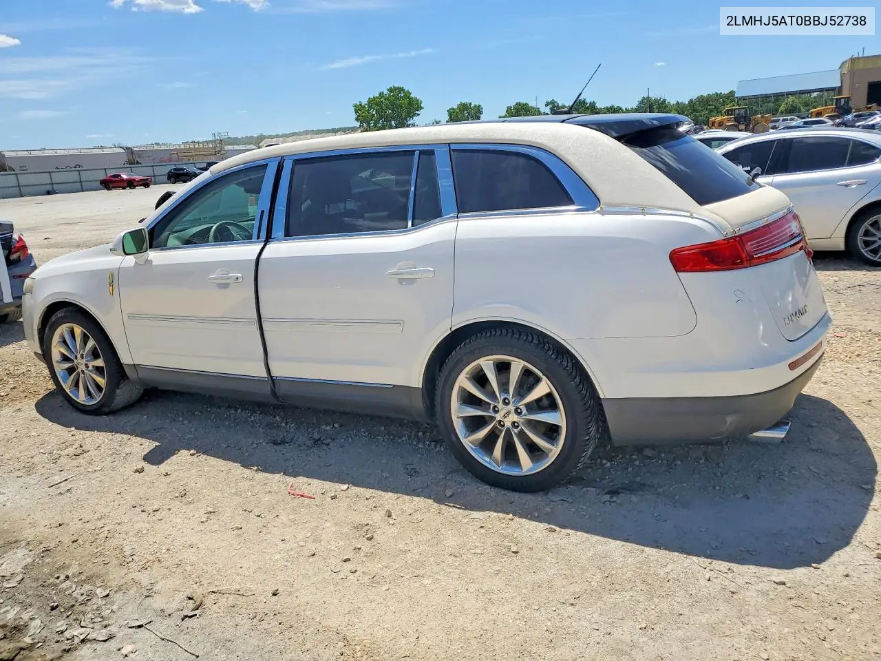 2011 Lincoln Mkt VIN: 2LMHJ5AT0BBJ52738 Lot: 57245436