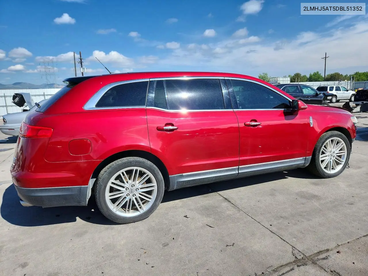 2013 Lincoln Mkt VIN: 2LMHJ5AT5DBL51352 Lot: 56614556