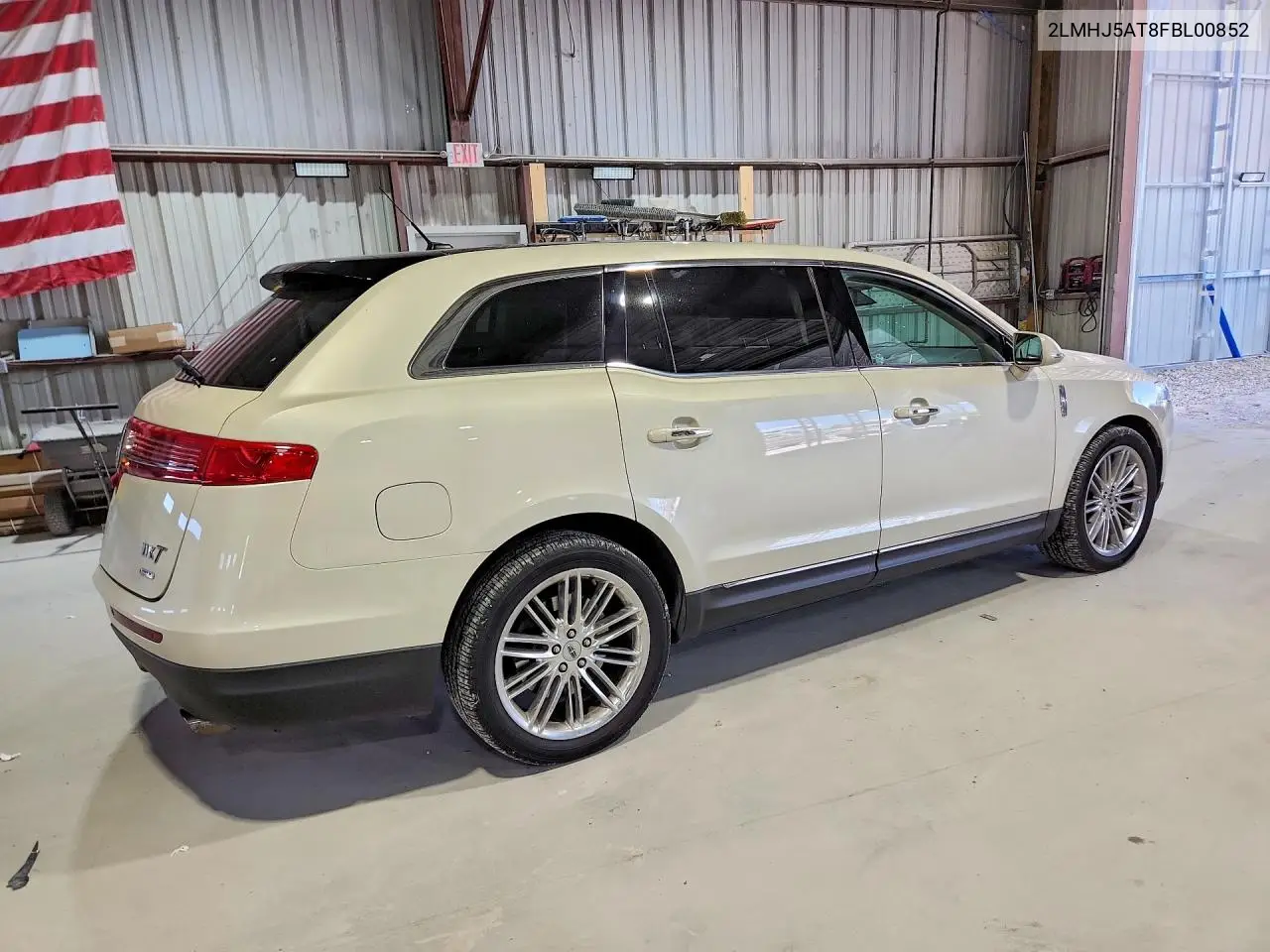 2015 Lincoln Mkt VIN: 2LMHJ5AT8FBL00852 Lot: 52457856