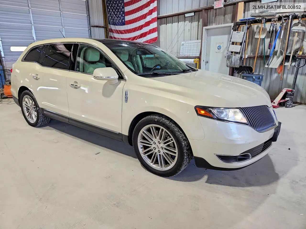 2015 Lincoln Mkt VIN: 2LMHJ5AT8FBL00852 Lot: 52457856