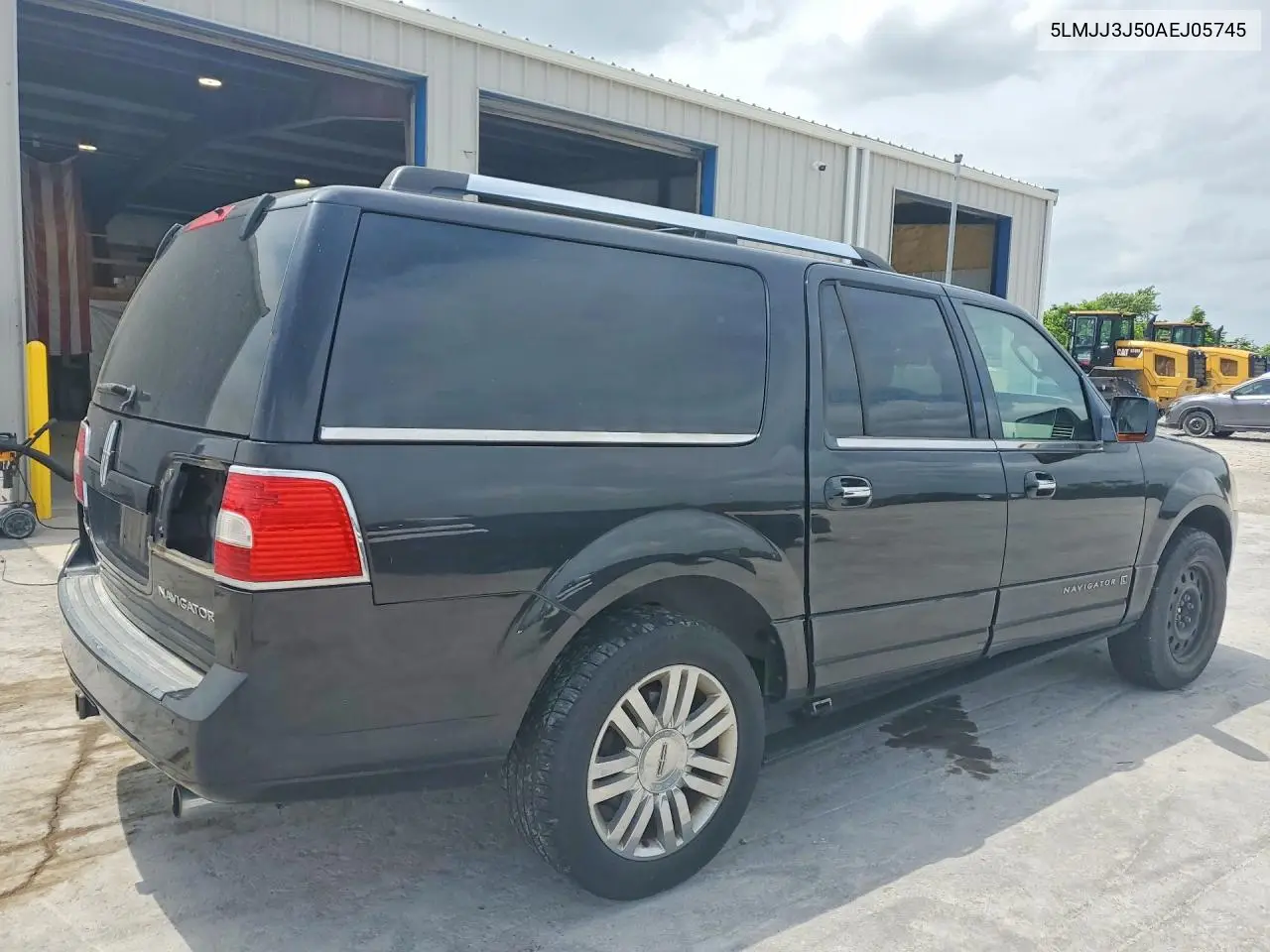 2010 Lincoln Navigator L VIN: 5LMJJ3J50AEJ05745 Lot: 56589516
