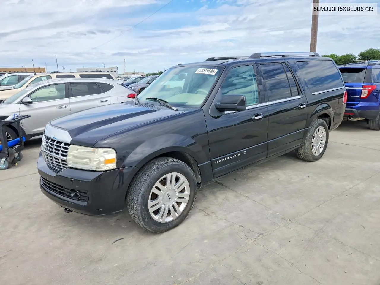 2011 Lincoln Navigator L VIN: 5LMJJ3H5XBEJ06733 Lot: 52319586
