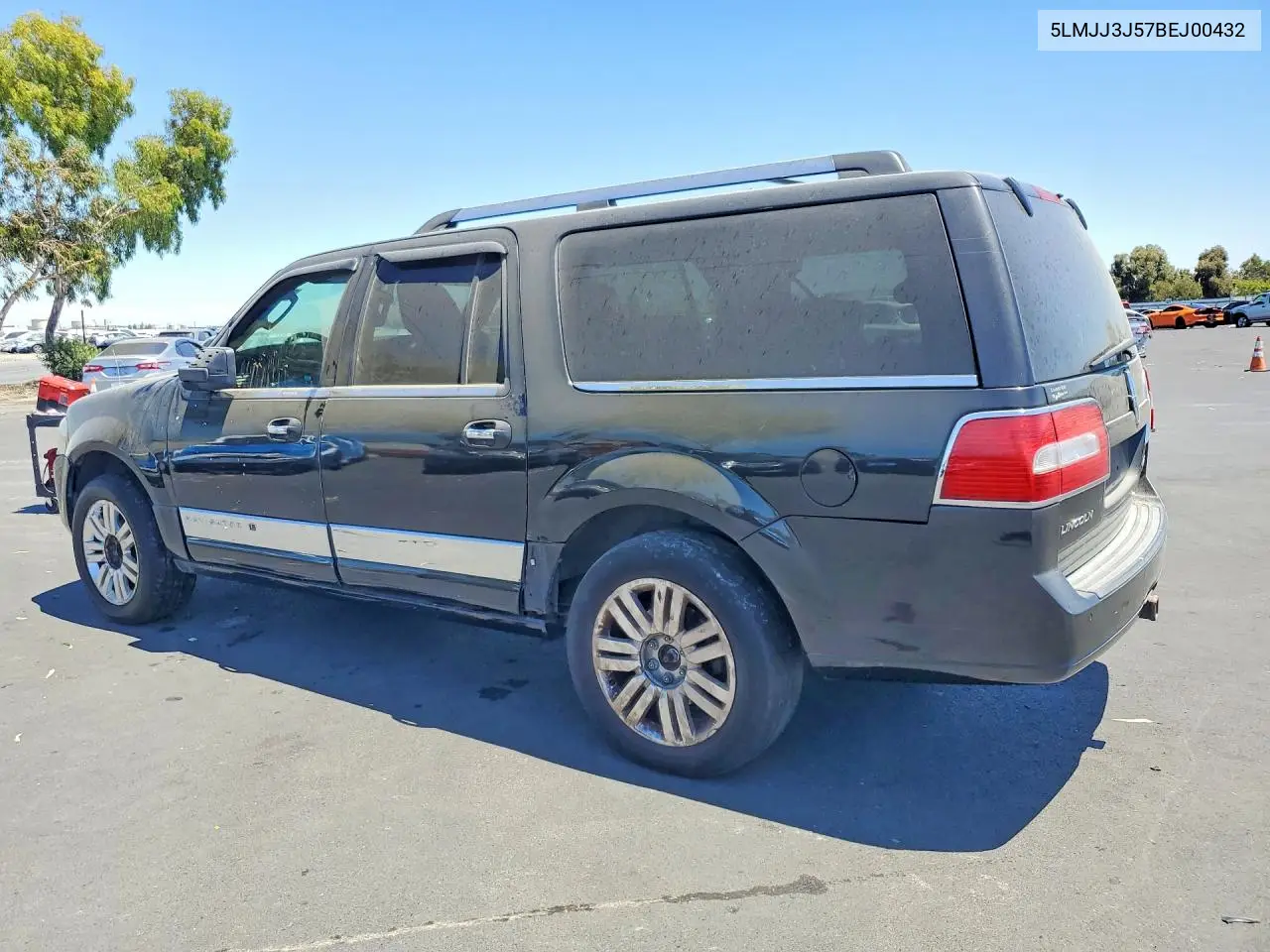 2011 Lincoln Navigator L VIN: 5LMJJ3J57BEJ00432 Lot: 61408436
