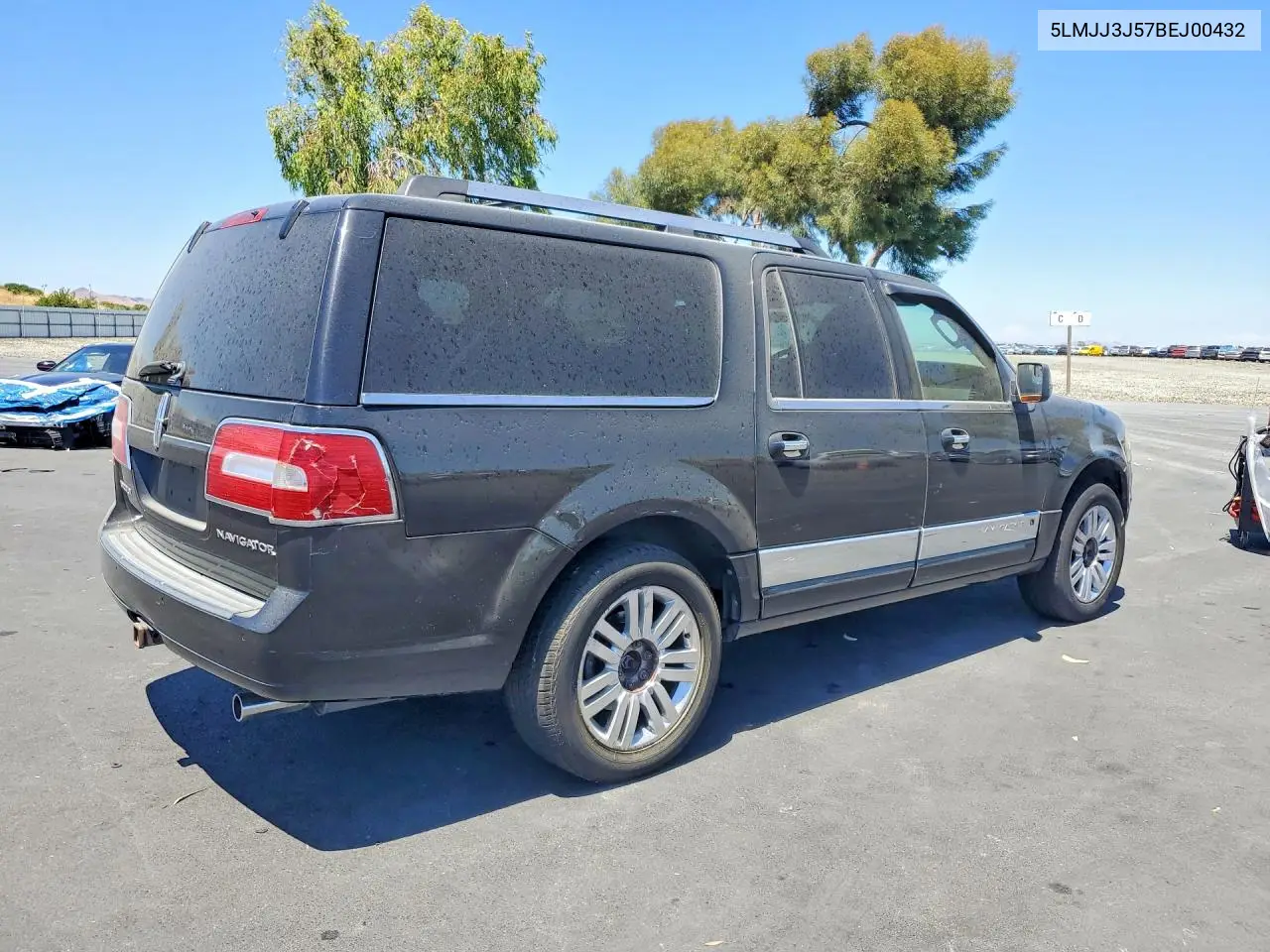 2011 Lincoln Navigator L VIN: 5LMJJ3J57BEJ00432 Lot: 61408436