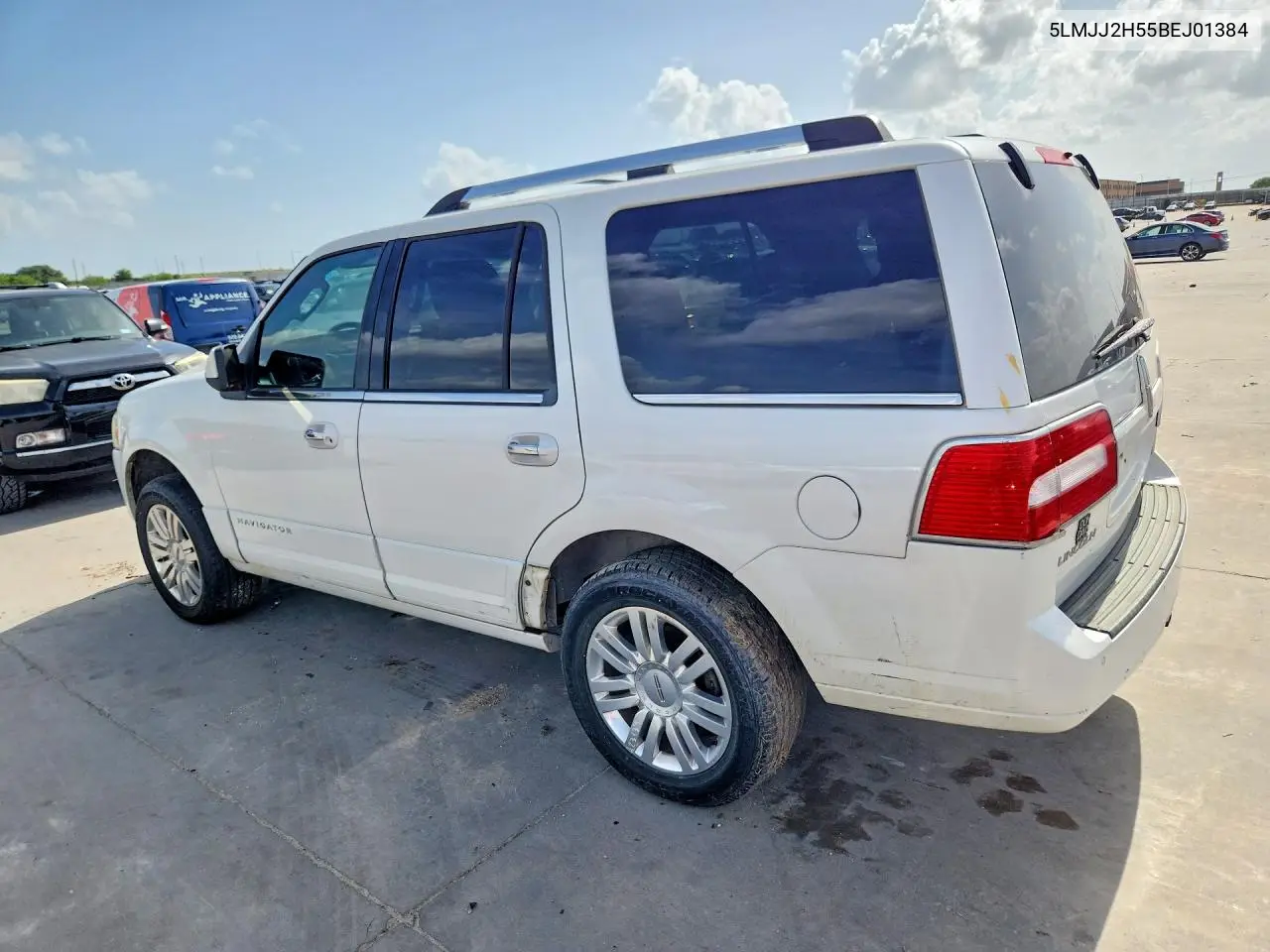 2011 Lincoln Navigator VIN: 5LMJJ2H55BEJ01384 Lot: 61764736