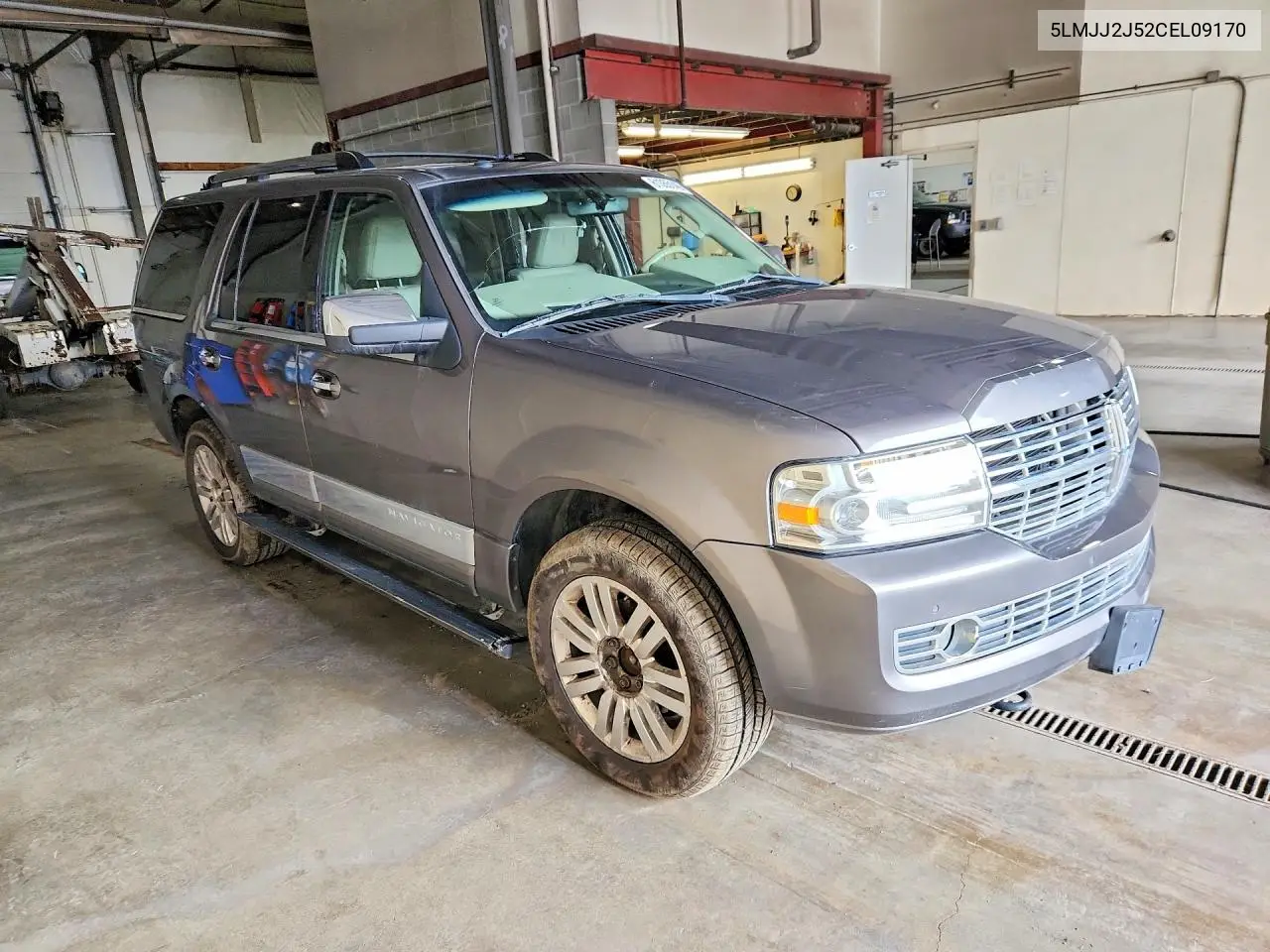 2012 Lincoln Navigator VIN: 5LMJJ2J52CEL09170 Lot: 61355146