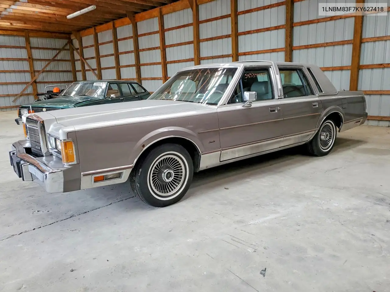 1989 Lincoln Town Car Executive L VIN: 1LNBM83F7KY627418 Lot: 58334436
