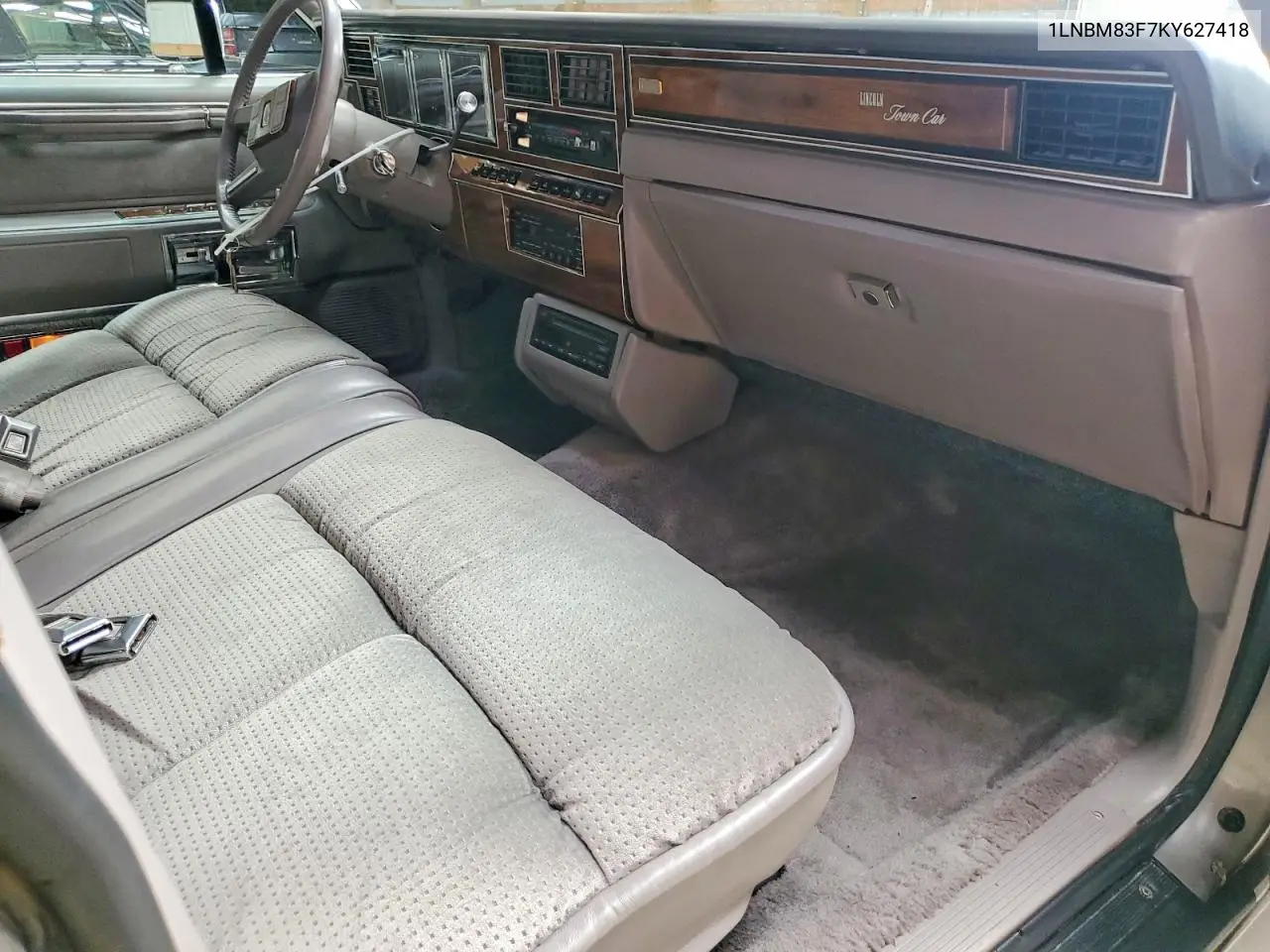 1989 Lincoln Town Car Executive L VIN: 1LNBM83F7KY627418 Lot: 58334436