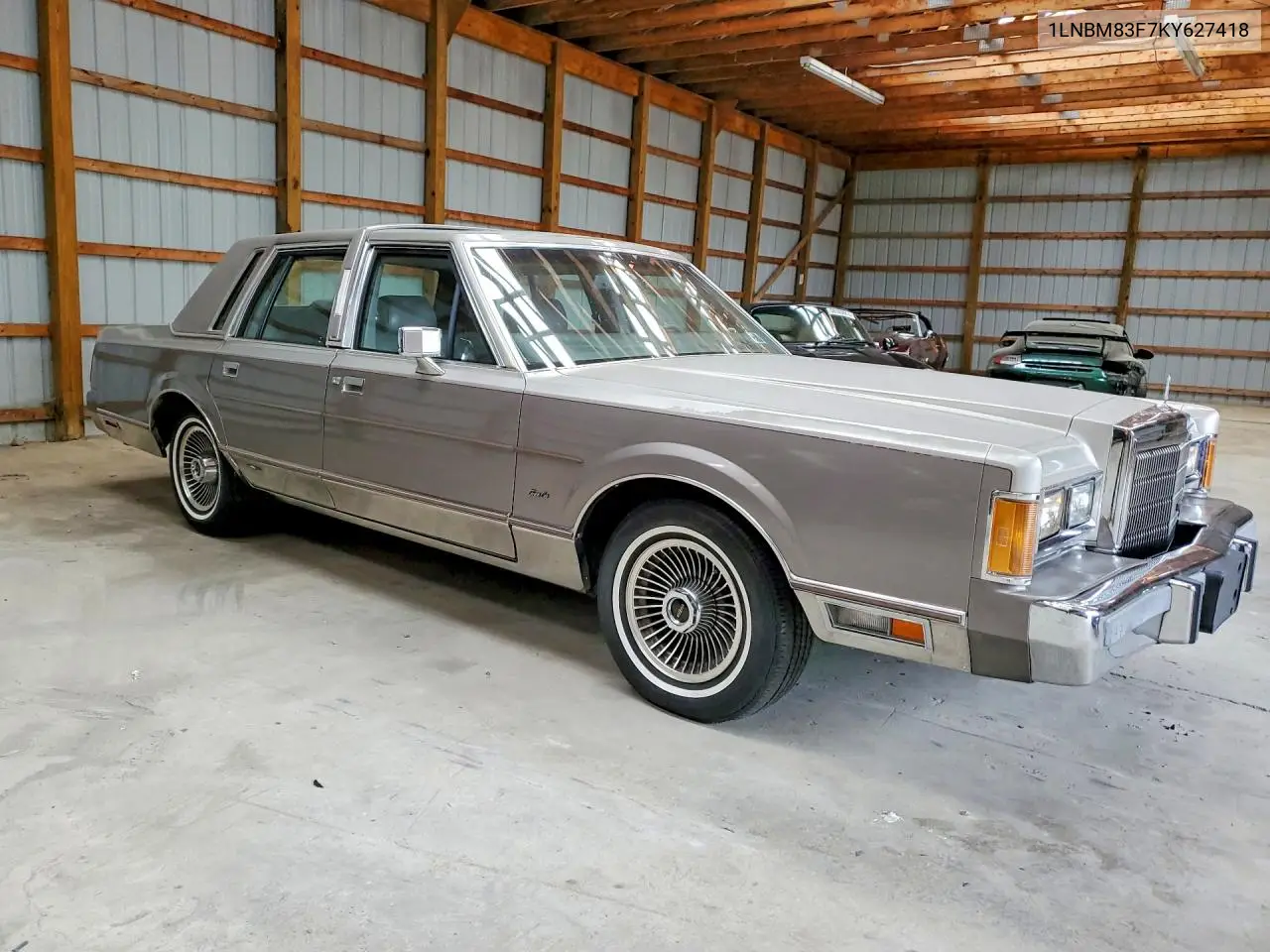 1989 Lincoln Town Car Executive L VIN: 1LNBM83F7KY627418 Lot: 58334436