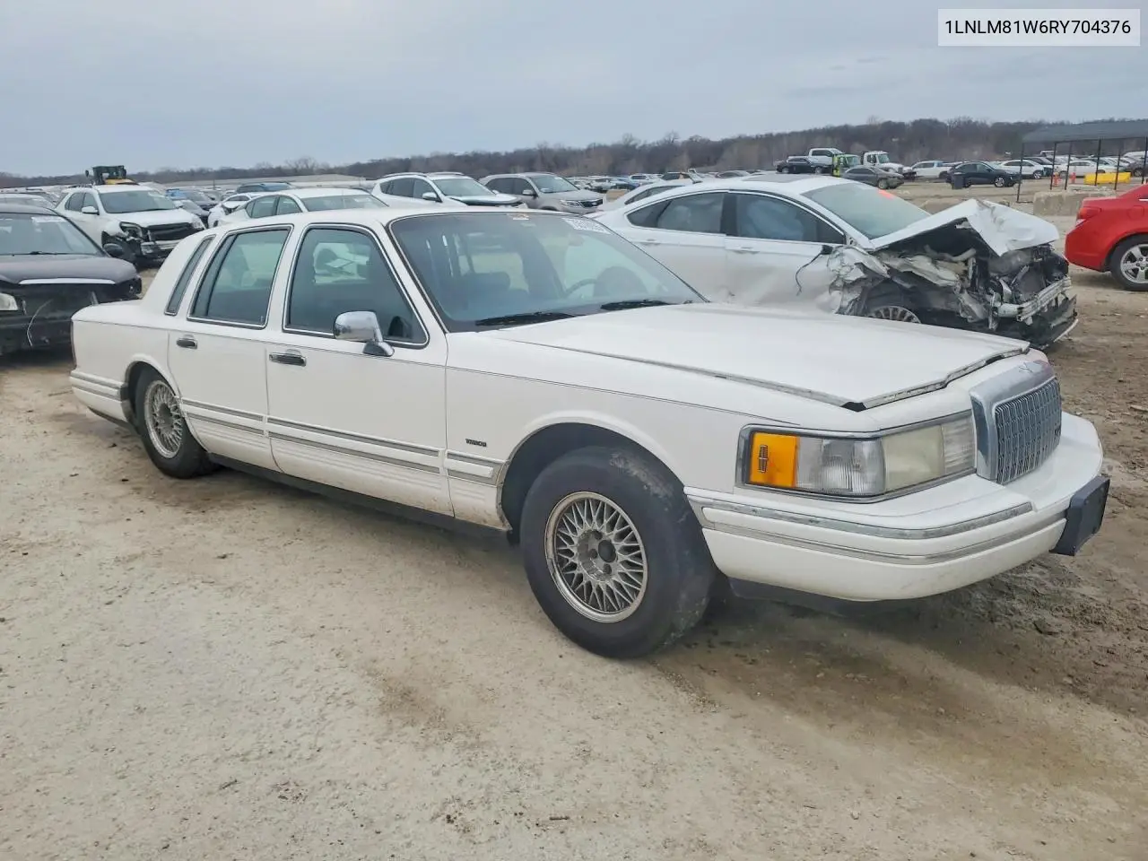 1994 Lincoln Town Car Executive VIN: 1LNLM81W6RY704376 Lot: 75518055
