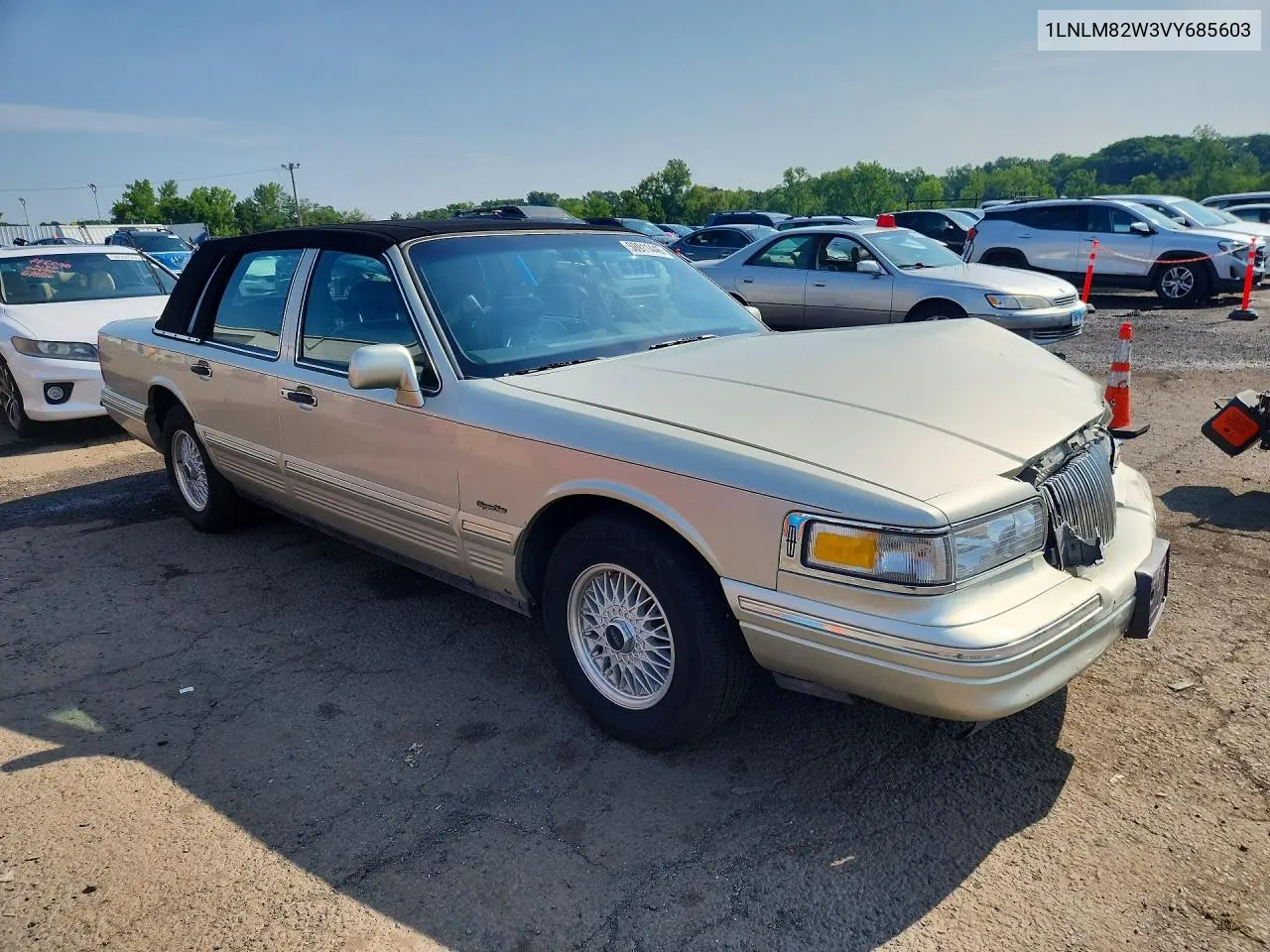 1997 Lincoln Town Car Signature VIN: 1LNLM82W3VY685603 Lot: 58911446