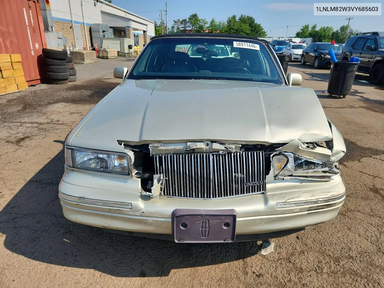 1997 Lincoln Town Car Signature VIN: 1LNLM82W3VY685603 Lot: 58911446