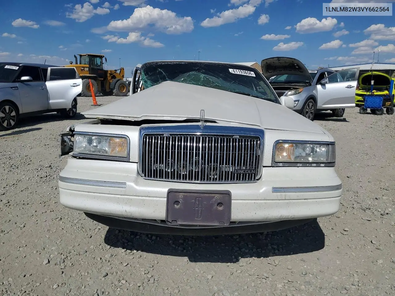 1997 Lincoln Town Car Signature/Touring VIN: 1LNLM82W3VY662564 Lot: 61193656