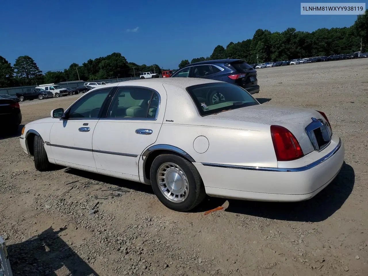 2000 Lincoln Town Car Executive VIN: 1LNHM81WXYY938119 Lot: 59617396