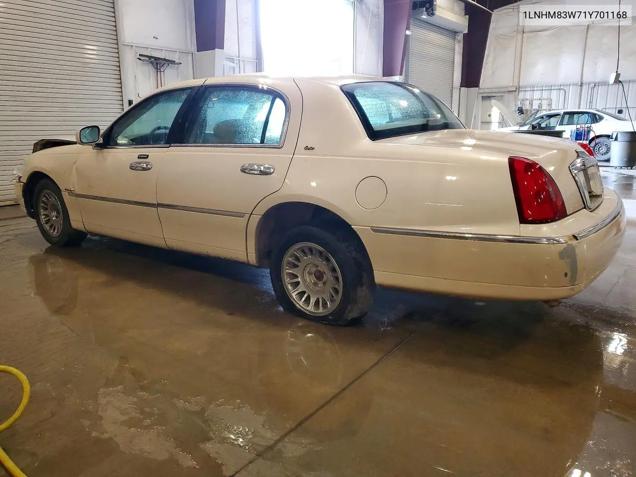 2001 Lincoln Town Car Cartier VIN: 1LNHM83W71Y701168 Lot: 57316476
