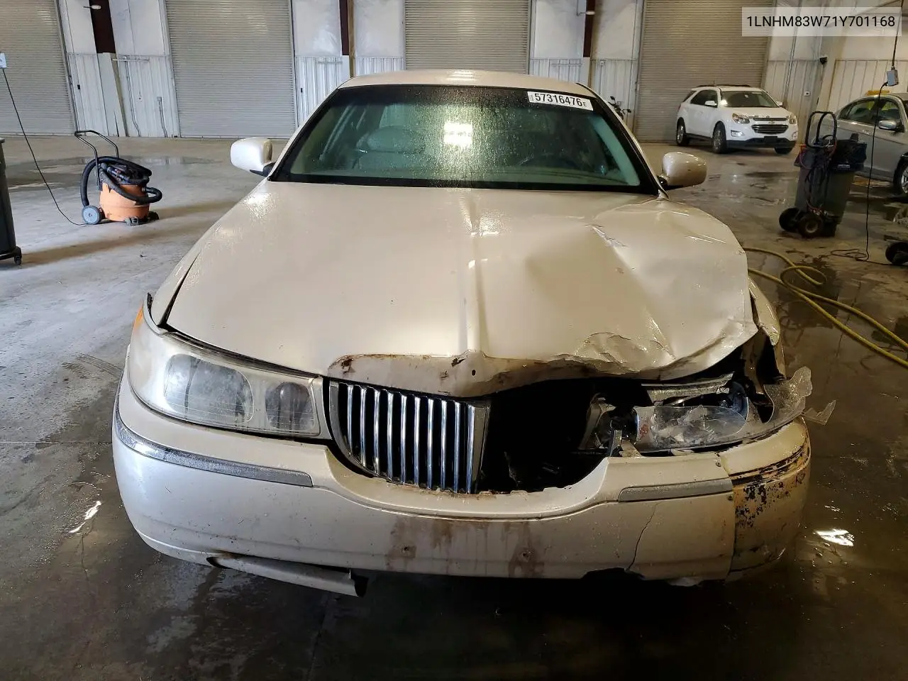 2001 Lincoln Town Car Cartier VIN: 1LNHM83W71Y701168 Lot: 57316476
