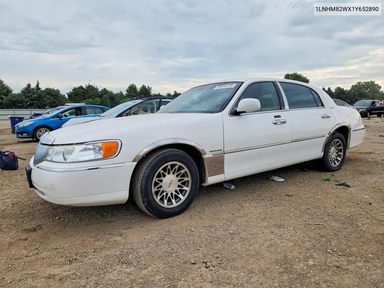 2001 Lincoln Town Car Signature VIN: 1LNHM82WX1Y652890 Lot: 59655226