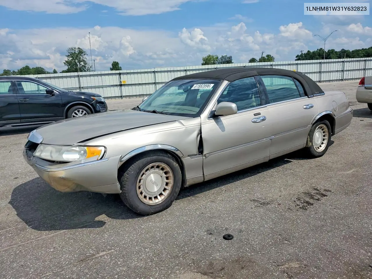 2001 Lincoln Town Car Executive VIN: 1LNHM81W31Y632823 Lot: 61882896