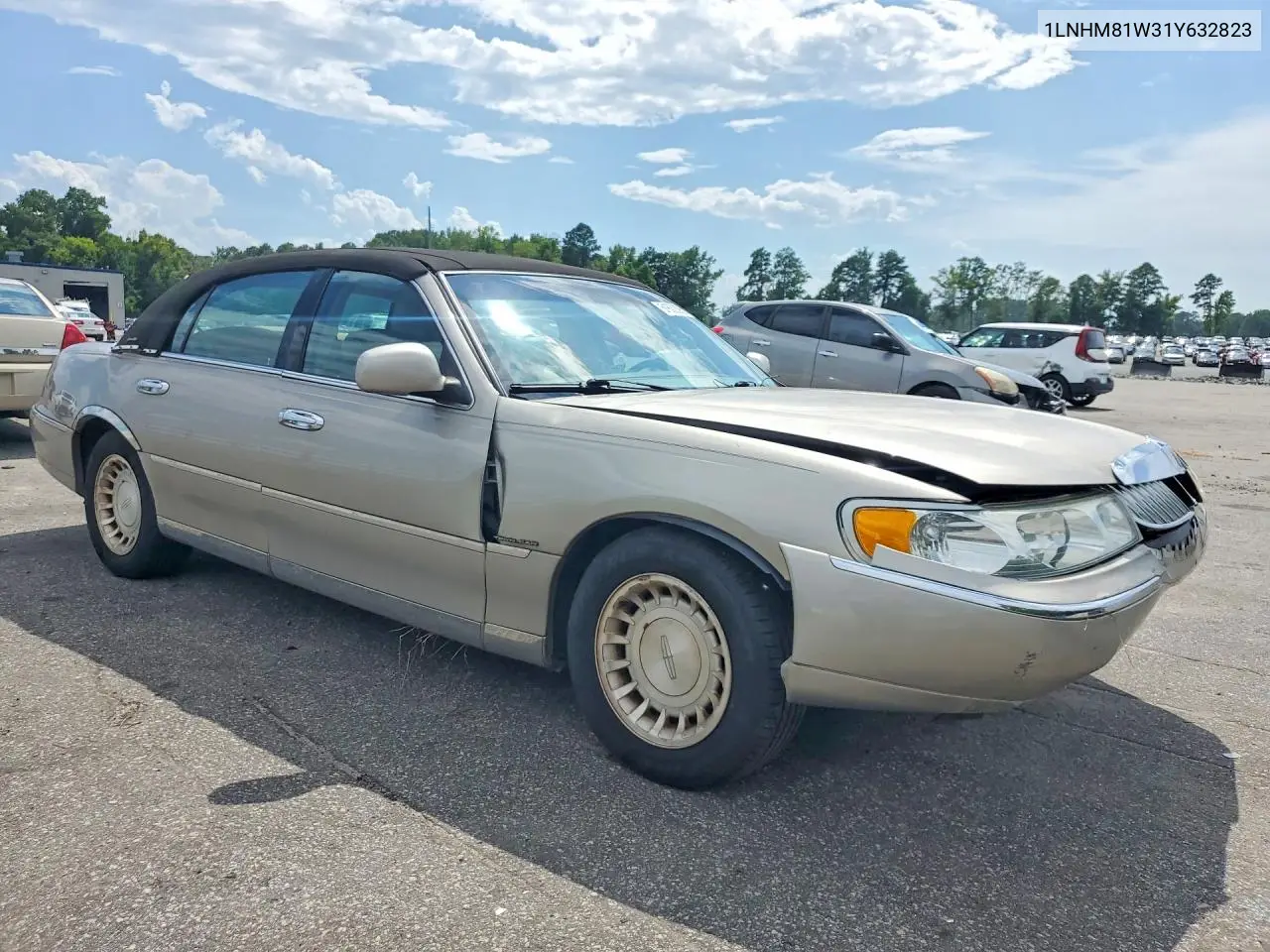 2001 Lincoln Town Car Executive VIN: 1LNHM81W31Y632823 Lot: 61882896