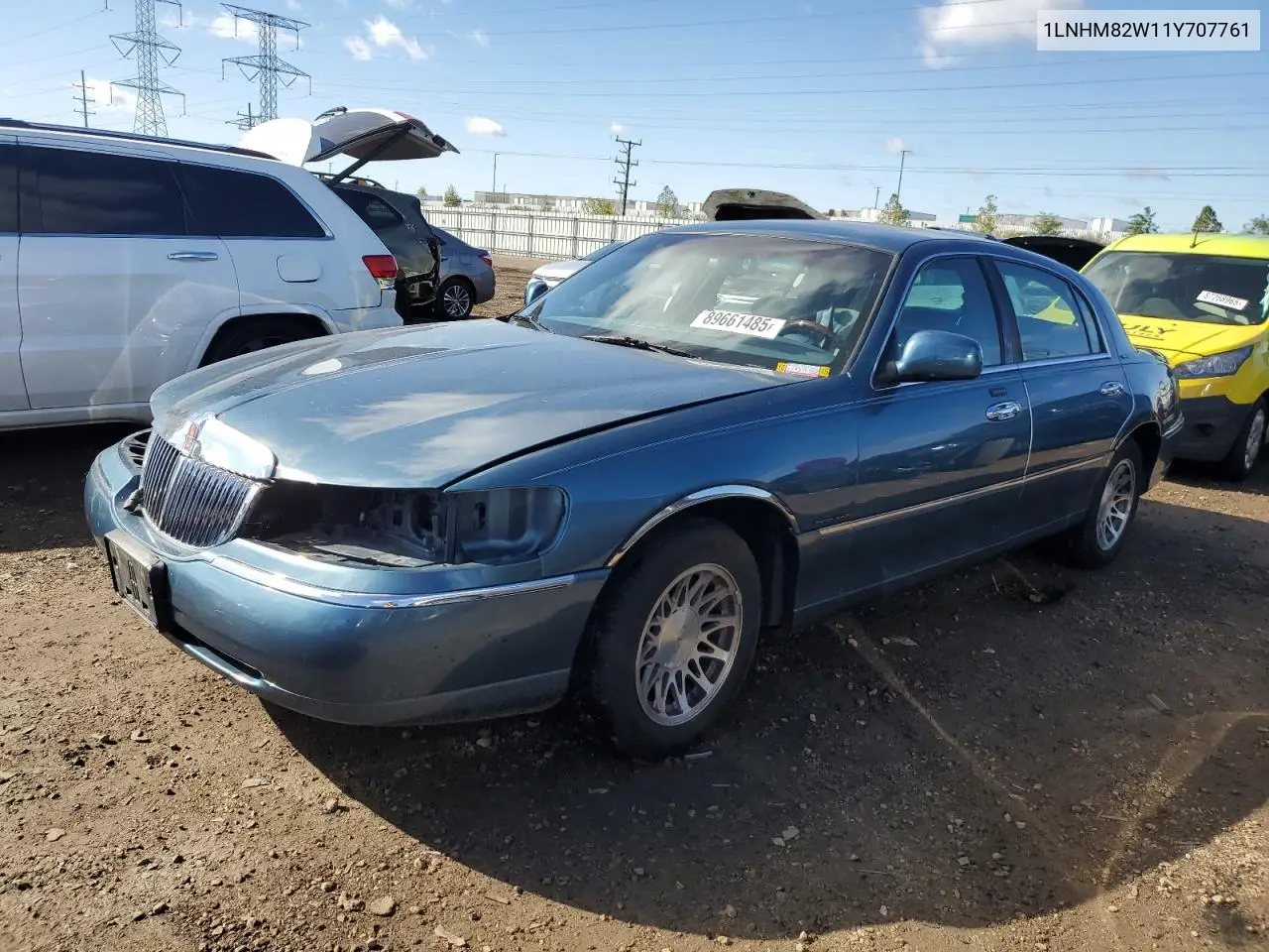 1LNHM82W11Y707761 2001 Lincoln Town Car Signature