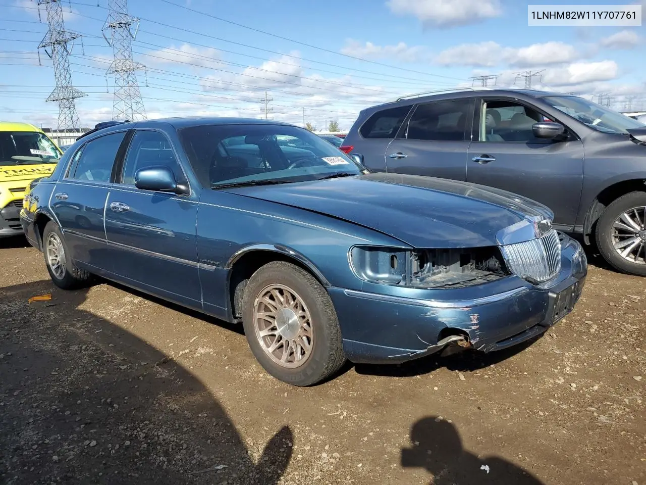 1LNHM82W11Y707761 2001 Lincoln Town Car Signature