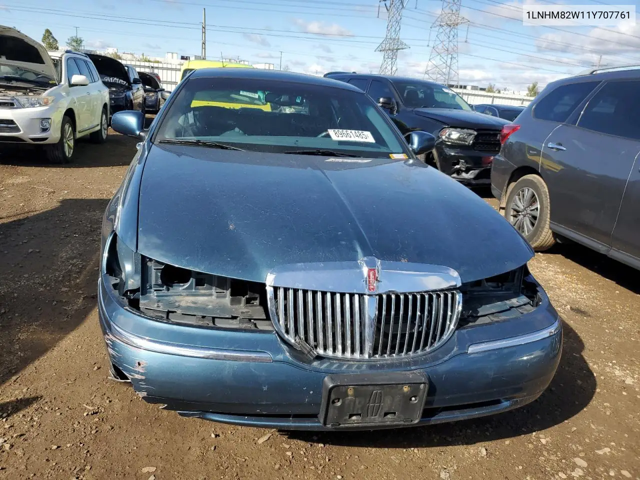 1LNHM82W11Y707761 2001 Lincoln Town Car Signature