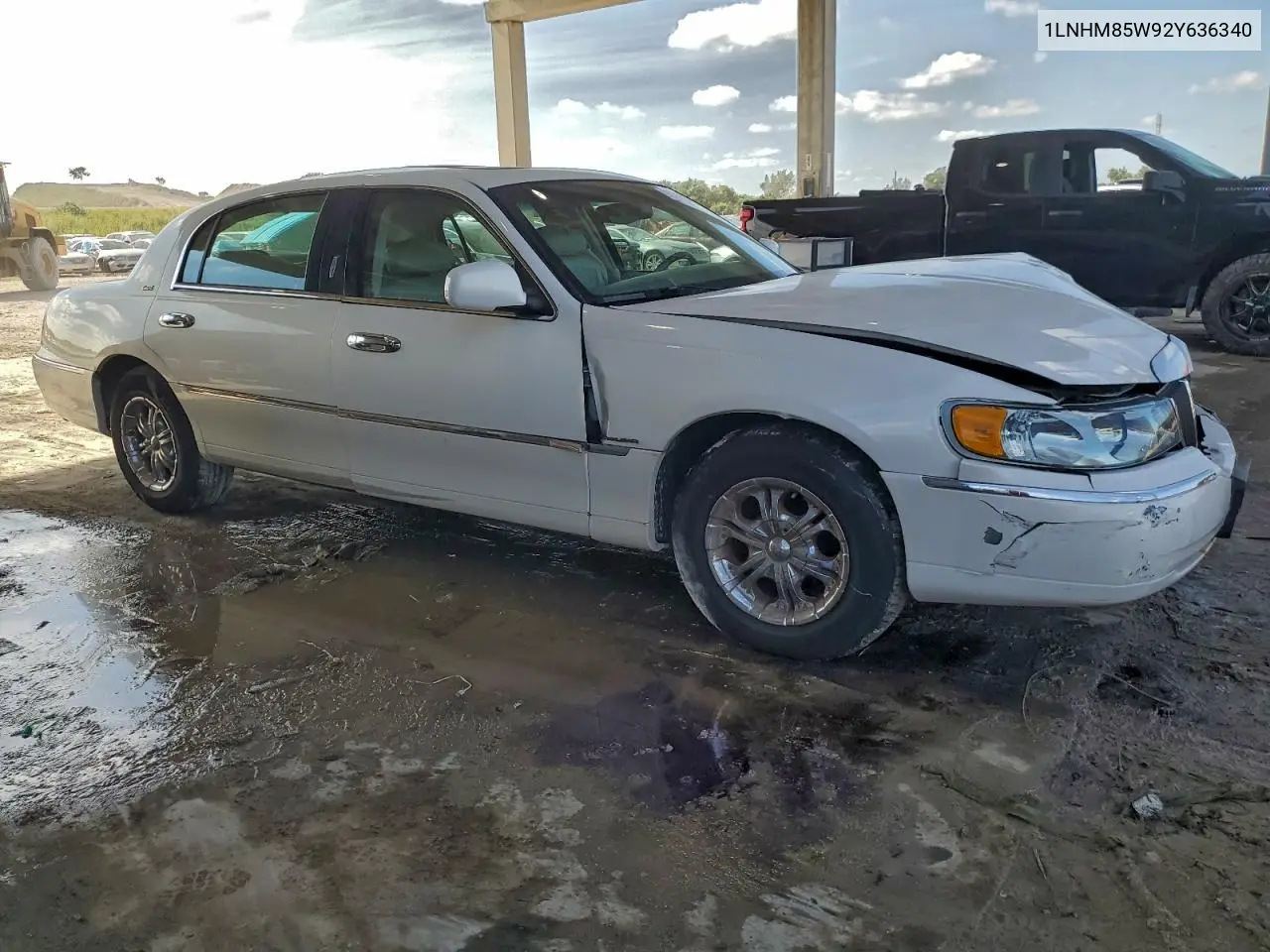 1LNHM85W92Y636340 2002 Lincoln Town Car Cartier L