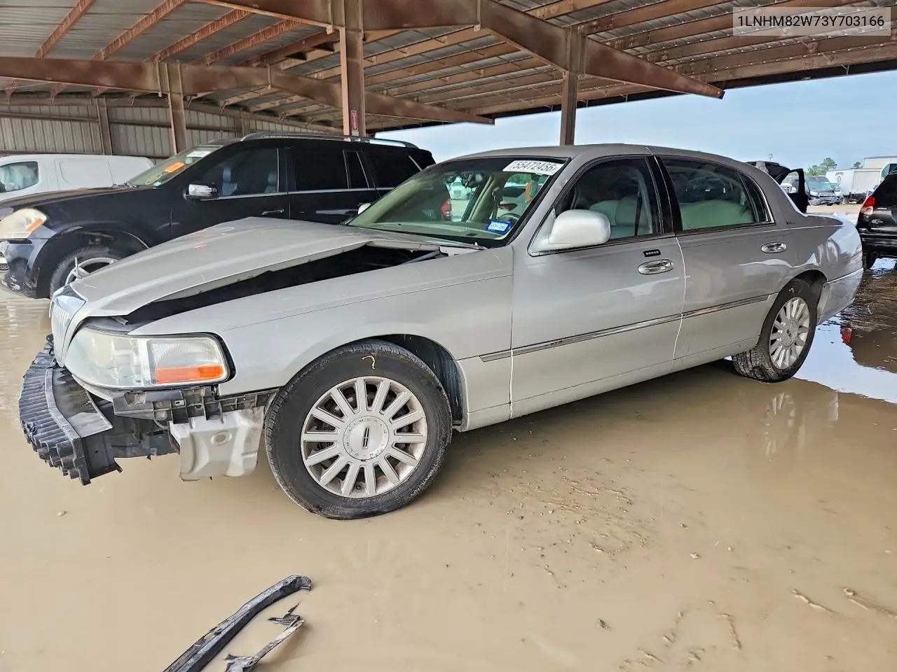 2003 Lincoln Town Car Signature VIN: 1LNHM82W73Y703166 Lot: 55472456
