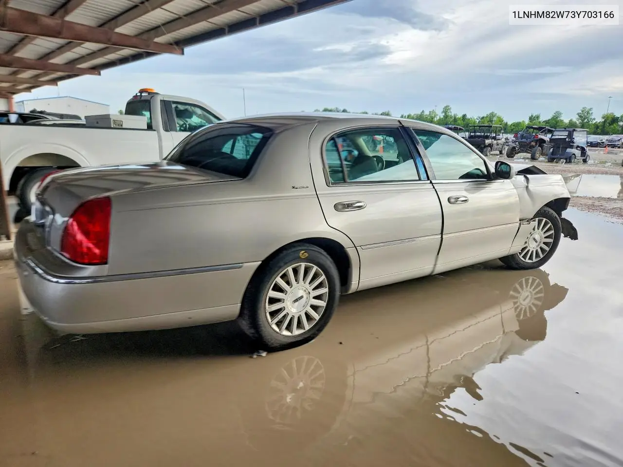 2003 Lincoln Town Car Signature VIN: 1LNHM82W73Y703166 Lot: 55472456
