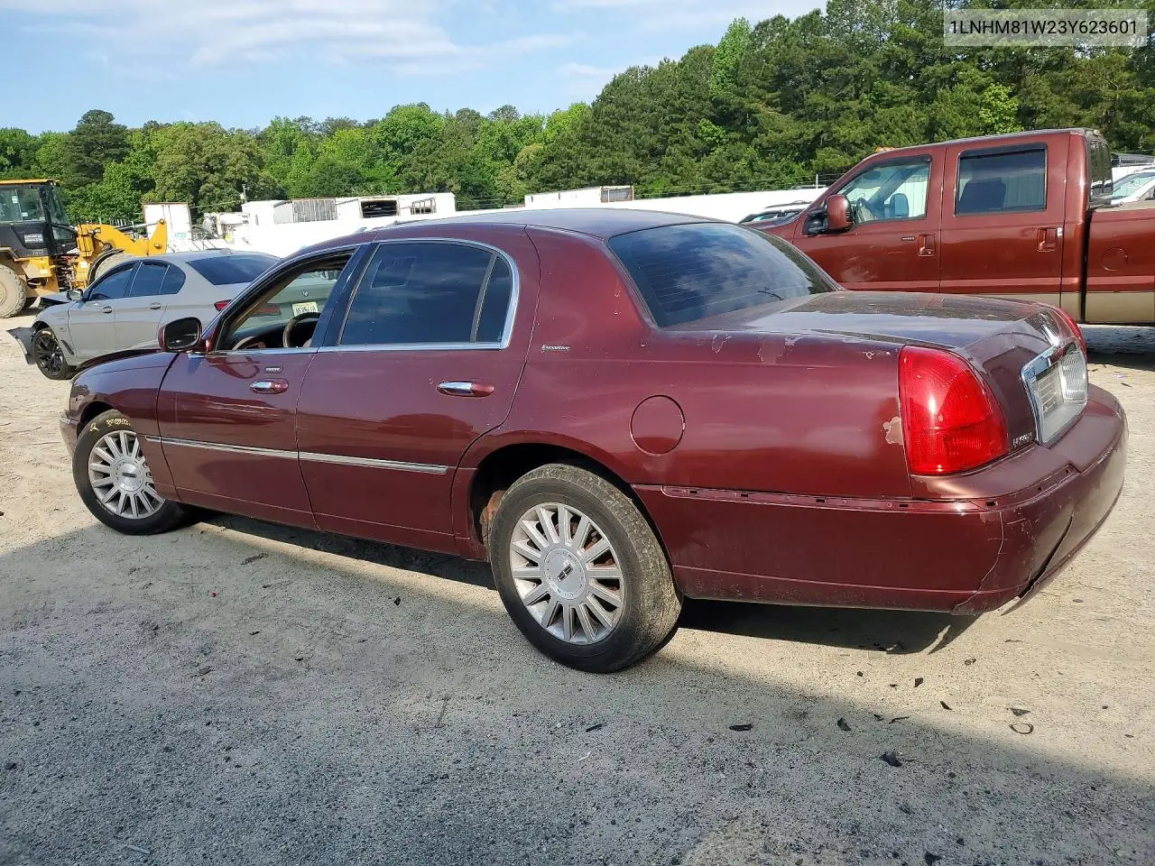 2003 Lincoln Town Car Executive VIN: 1LNHM81W23Y623601 Lot: 55693086