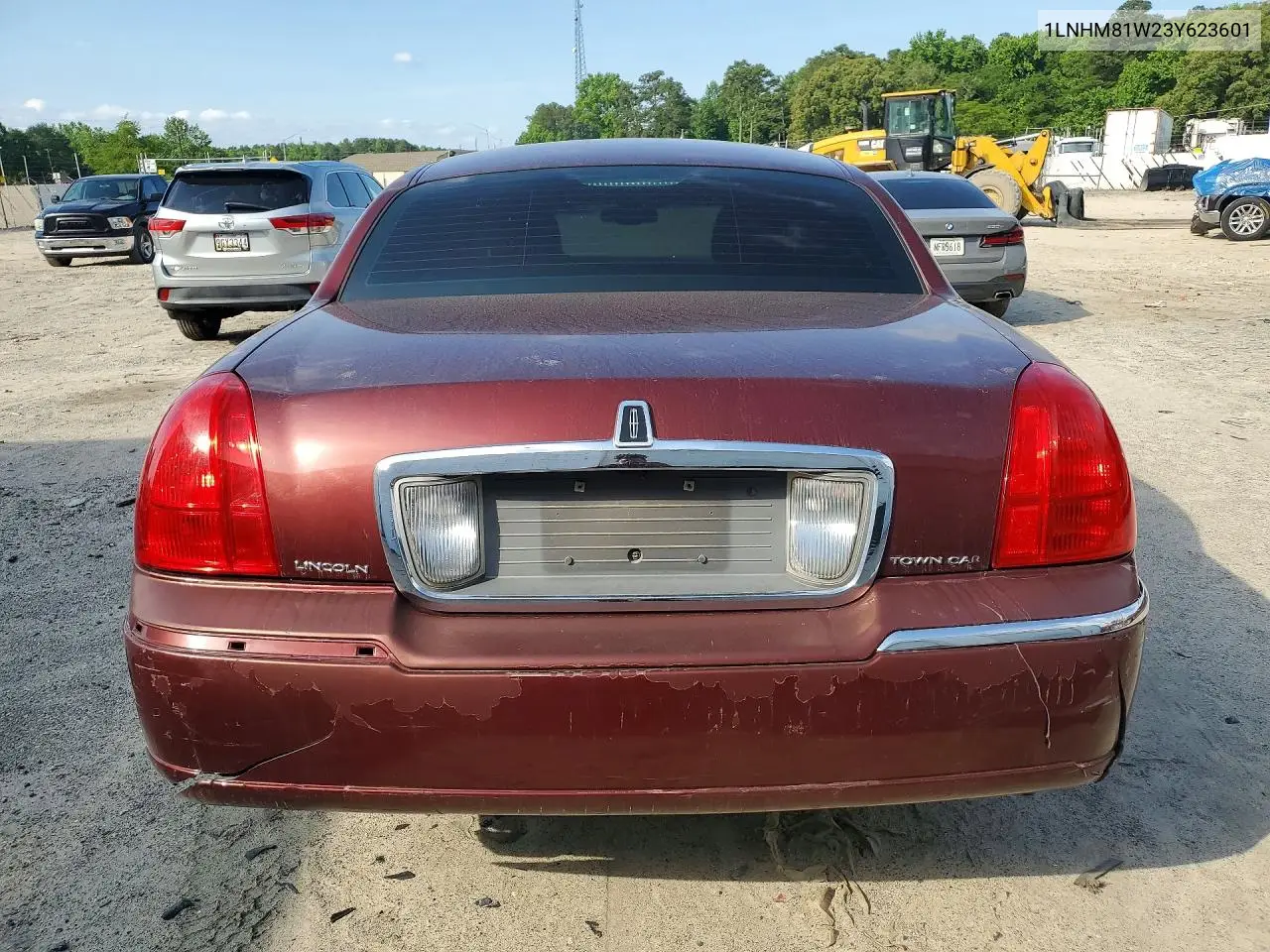 2003 Lincoln Town Car Executive VIN: 1LNHM81W23Y623601 Lot: 55693086